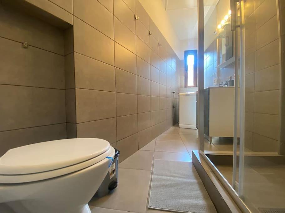 2 Bedroom Apartment With Terrace In City Center Bucarest Exterior foto